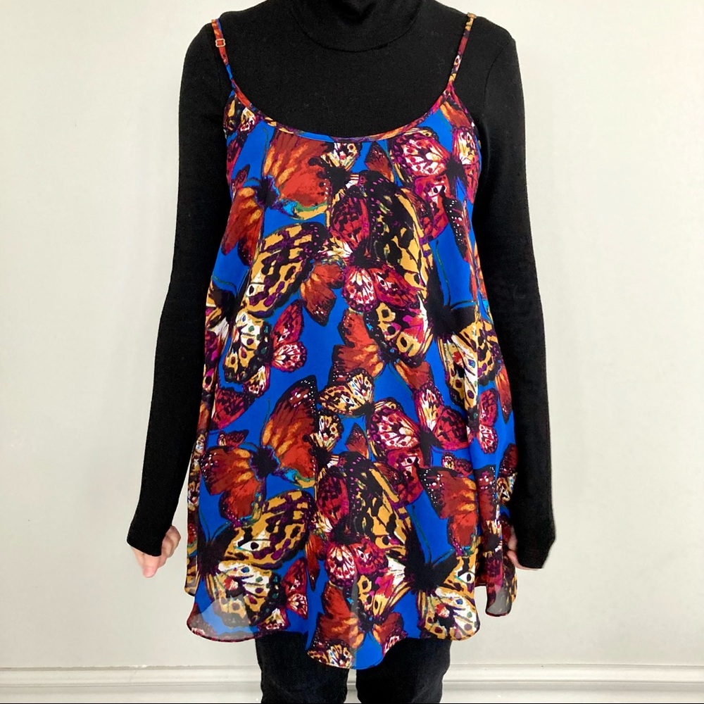 Show me your Mumu Bella butterfly mini dress. 💙